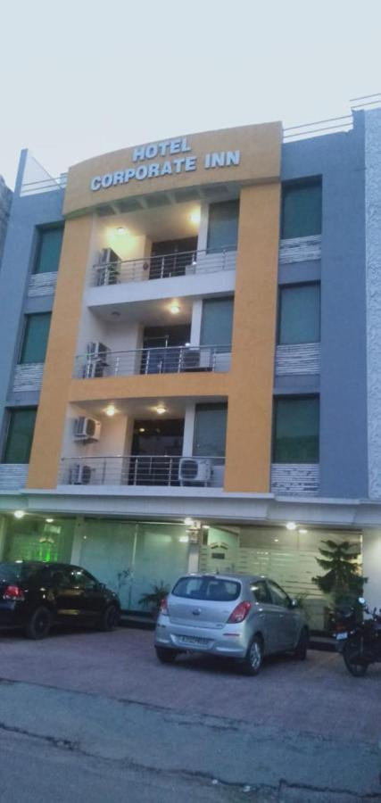 Corporate Raja Park Hotel 3*