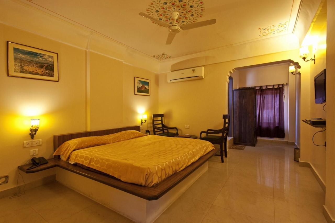 Mayaa Mansion Hotel 3*