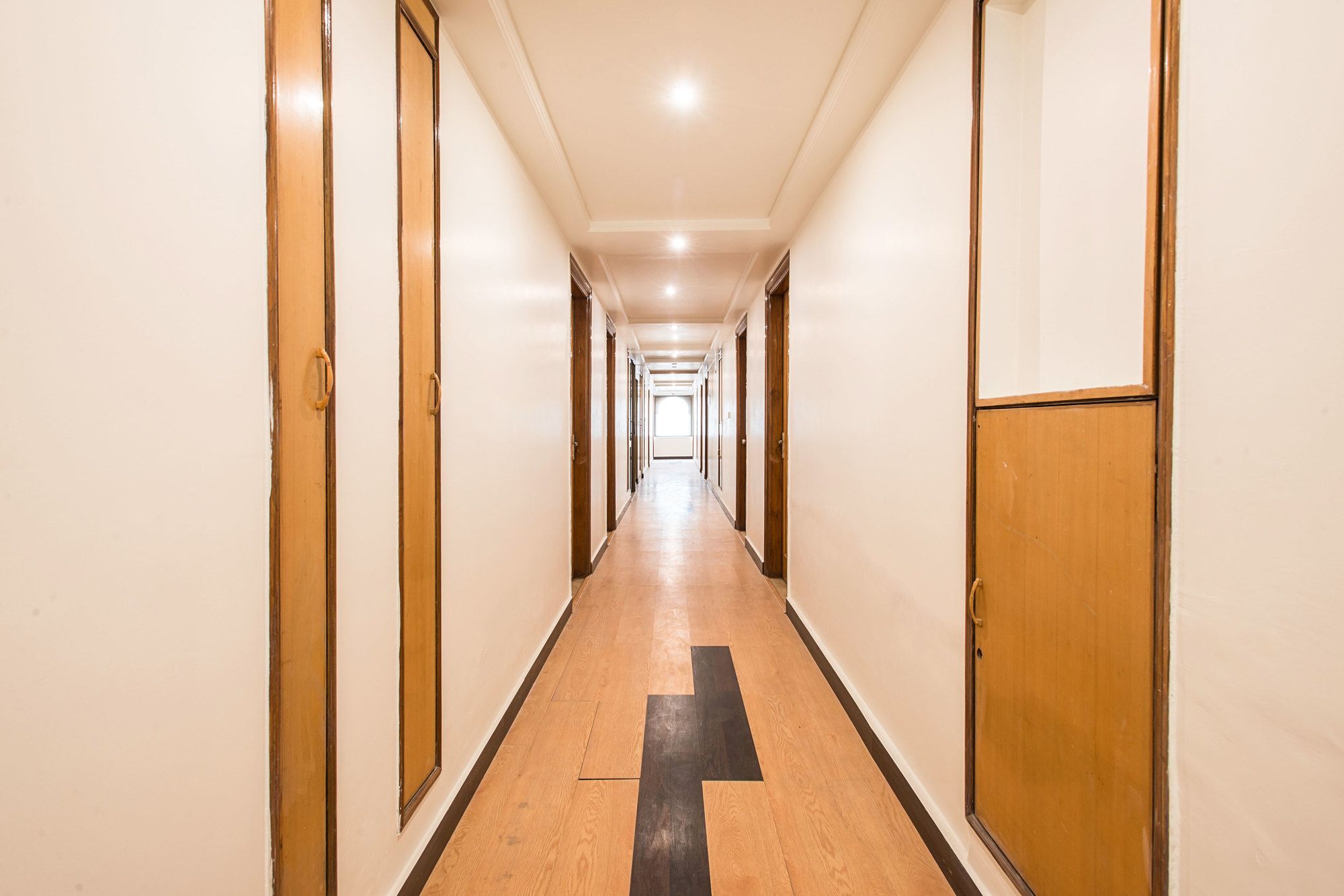 Oyo 5166 Crystal Hotel