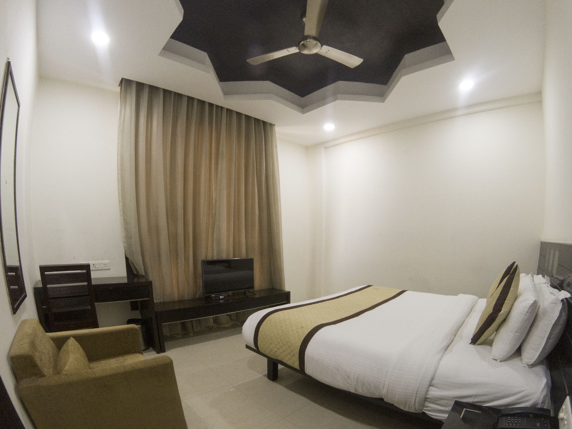 Backpacker The Orion Hotel