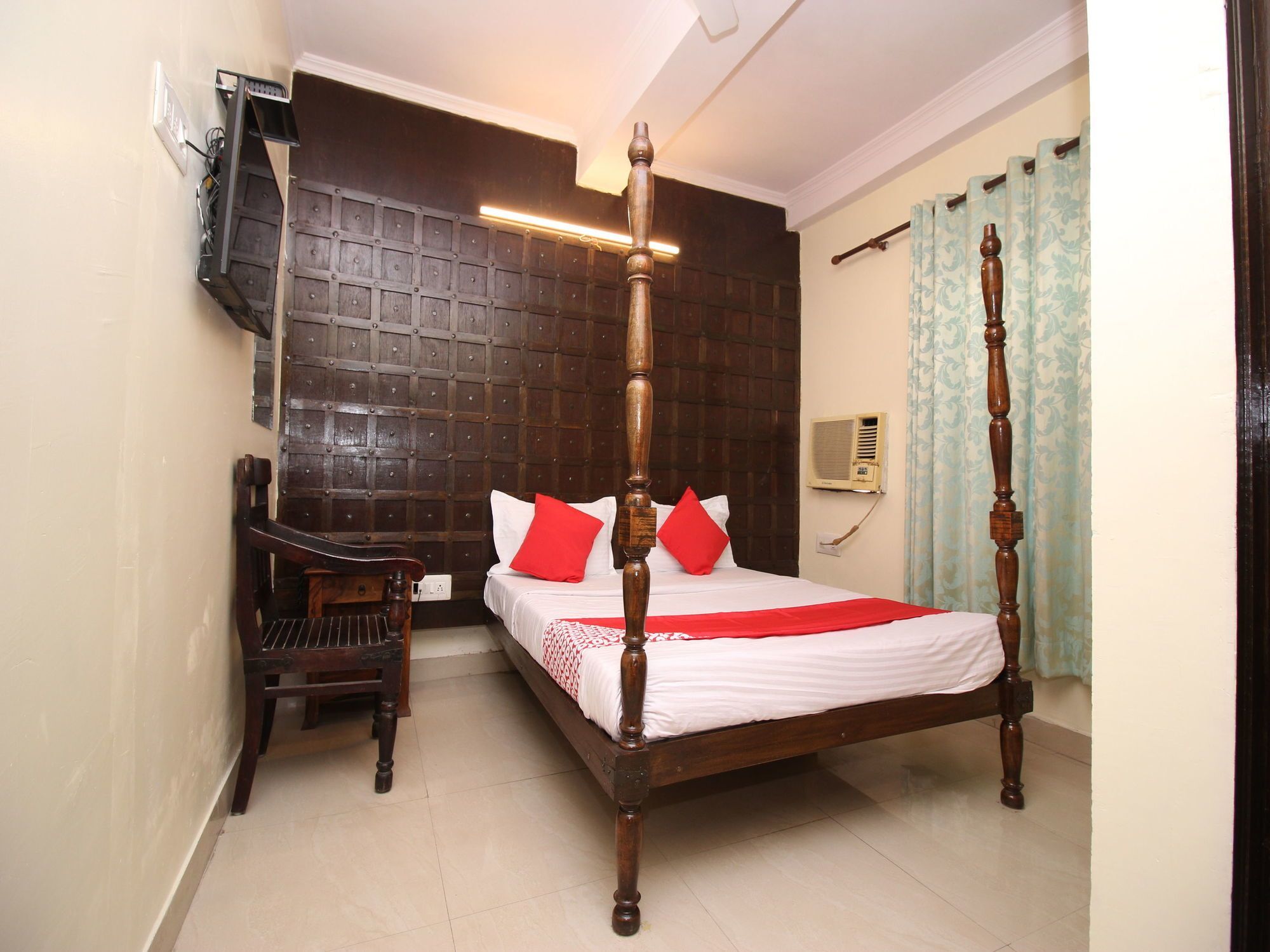 Oyo 12115 Raghuraj Palace