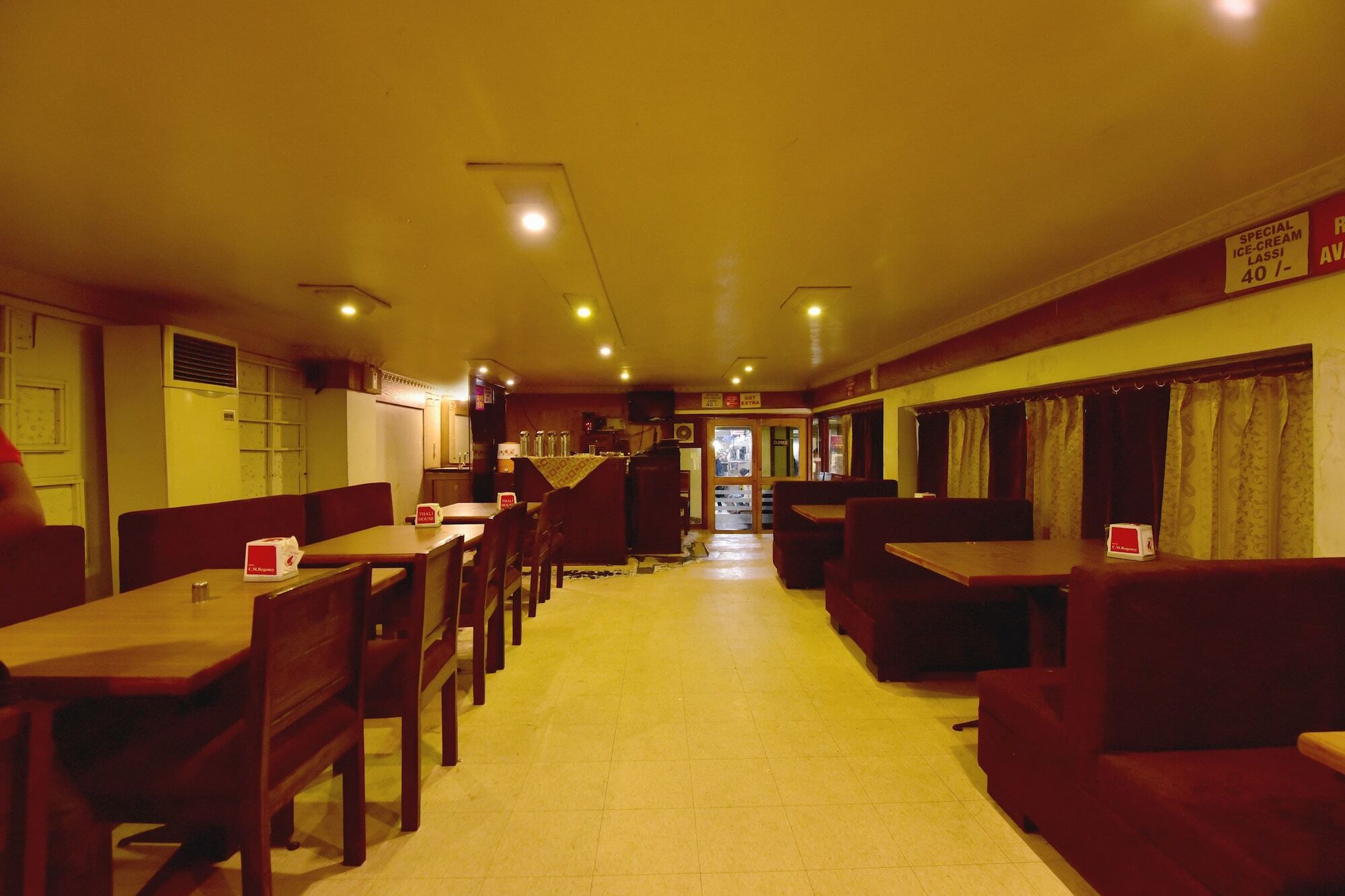 Hotel Oyo 22915 C M Regency 2*