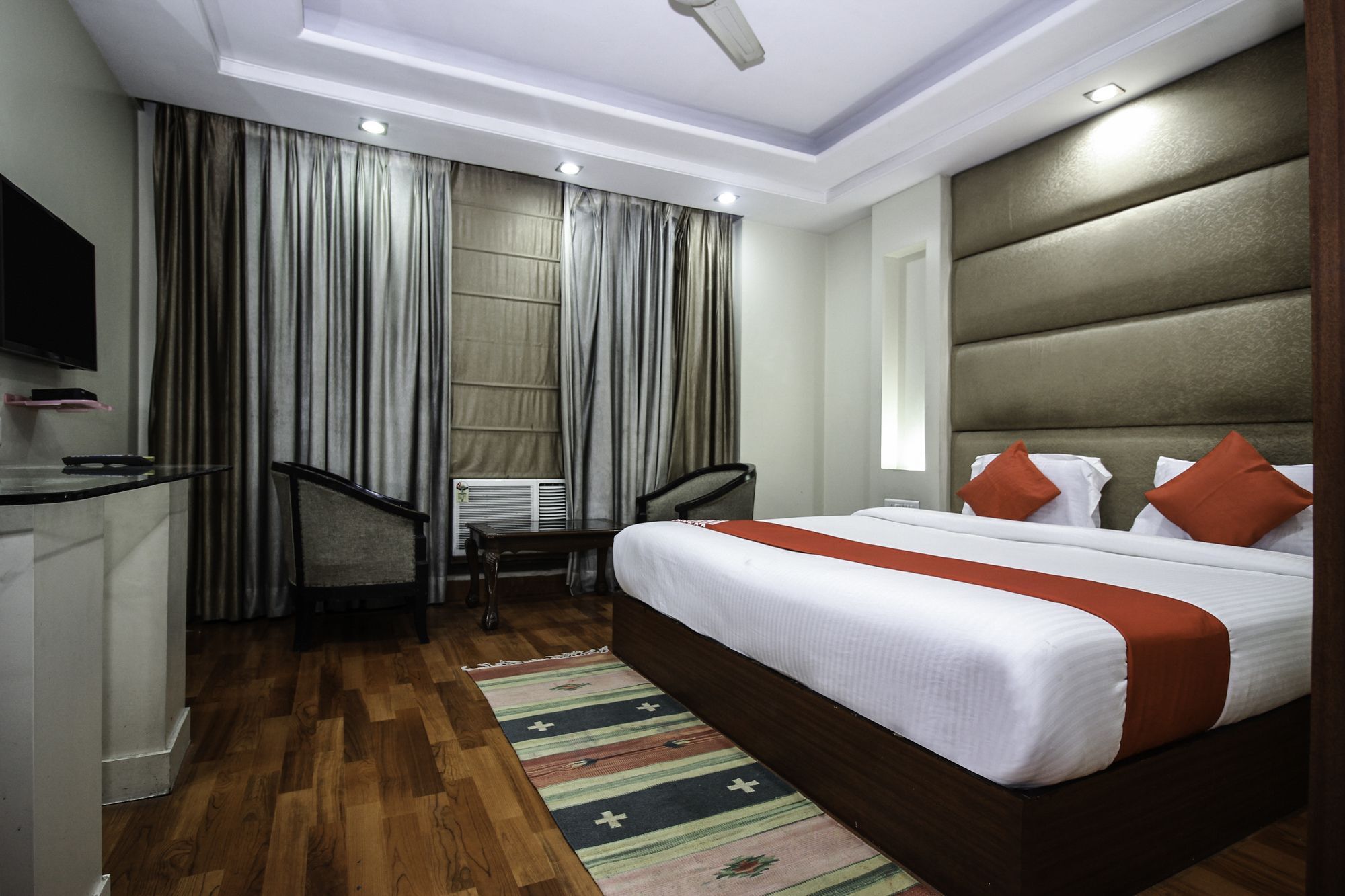 Oyo 2428 C Scheme Hotel