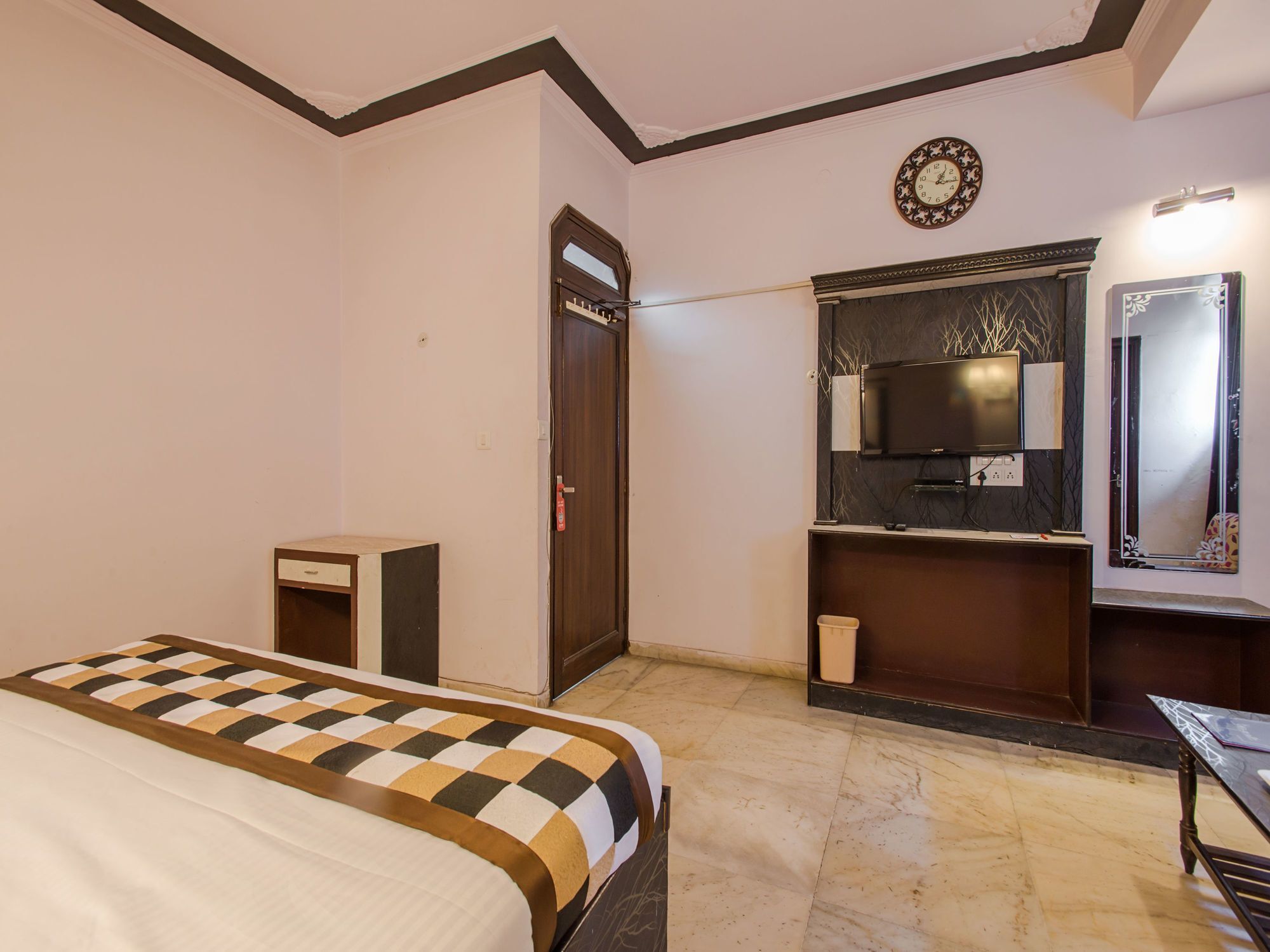 Oyo 652 Anokhi Palace Hotel