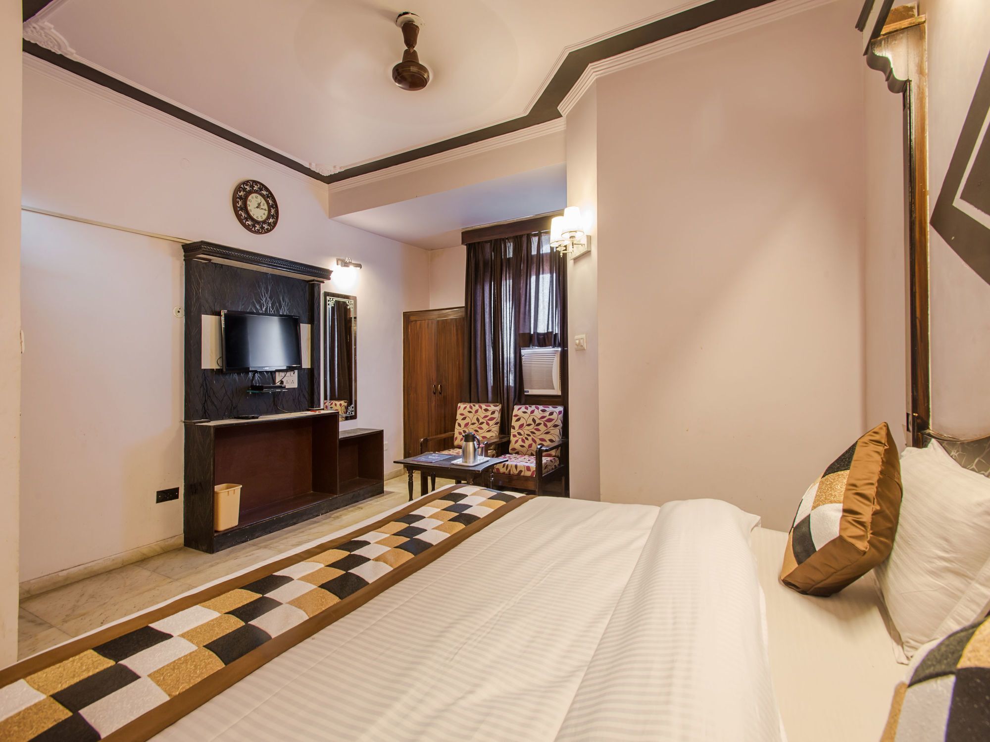 Hotel Oyo 652 Anokhi Palace