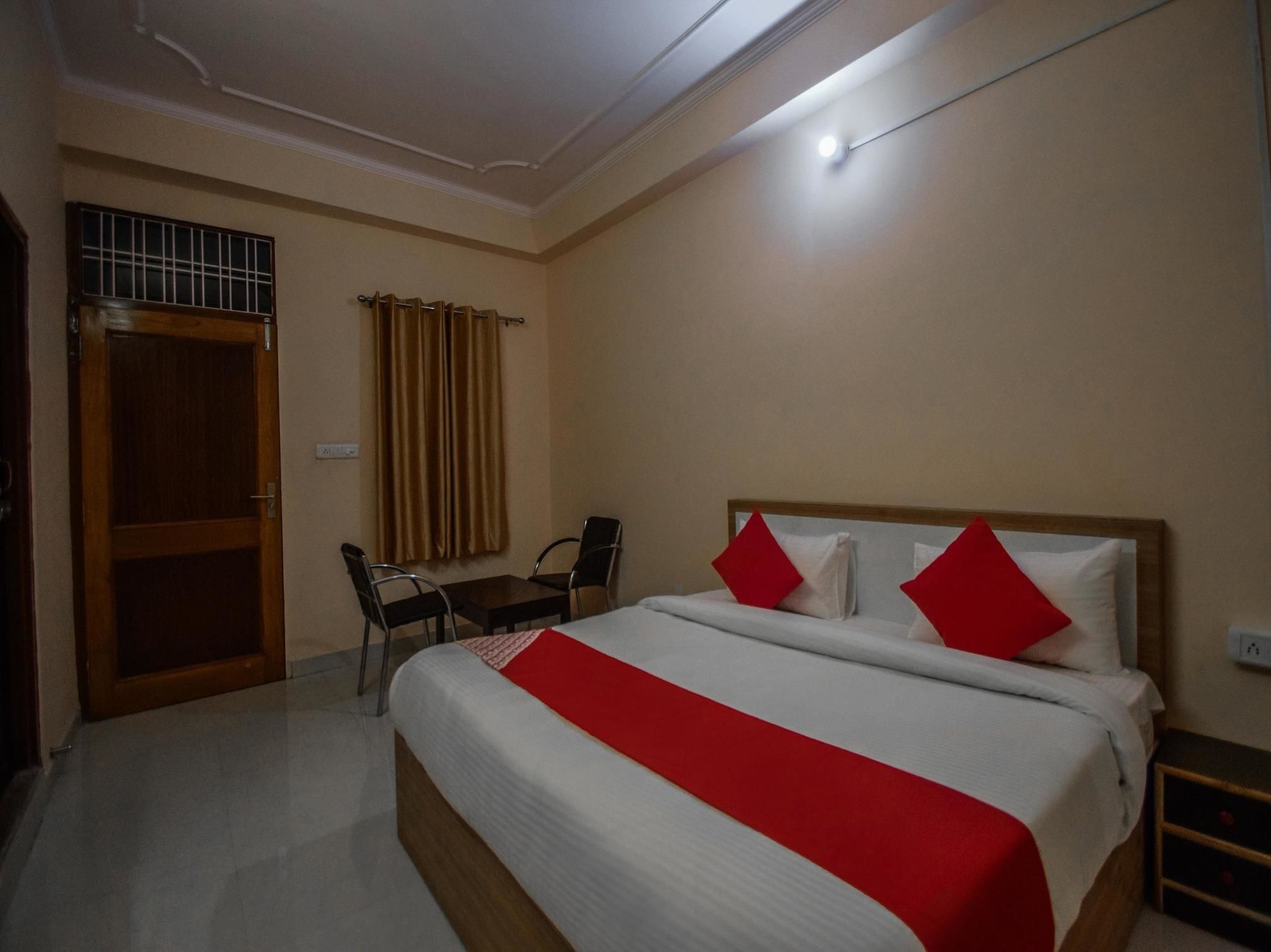 Oyo 15555 Ganesham Jaipur