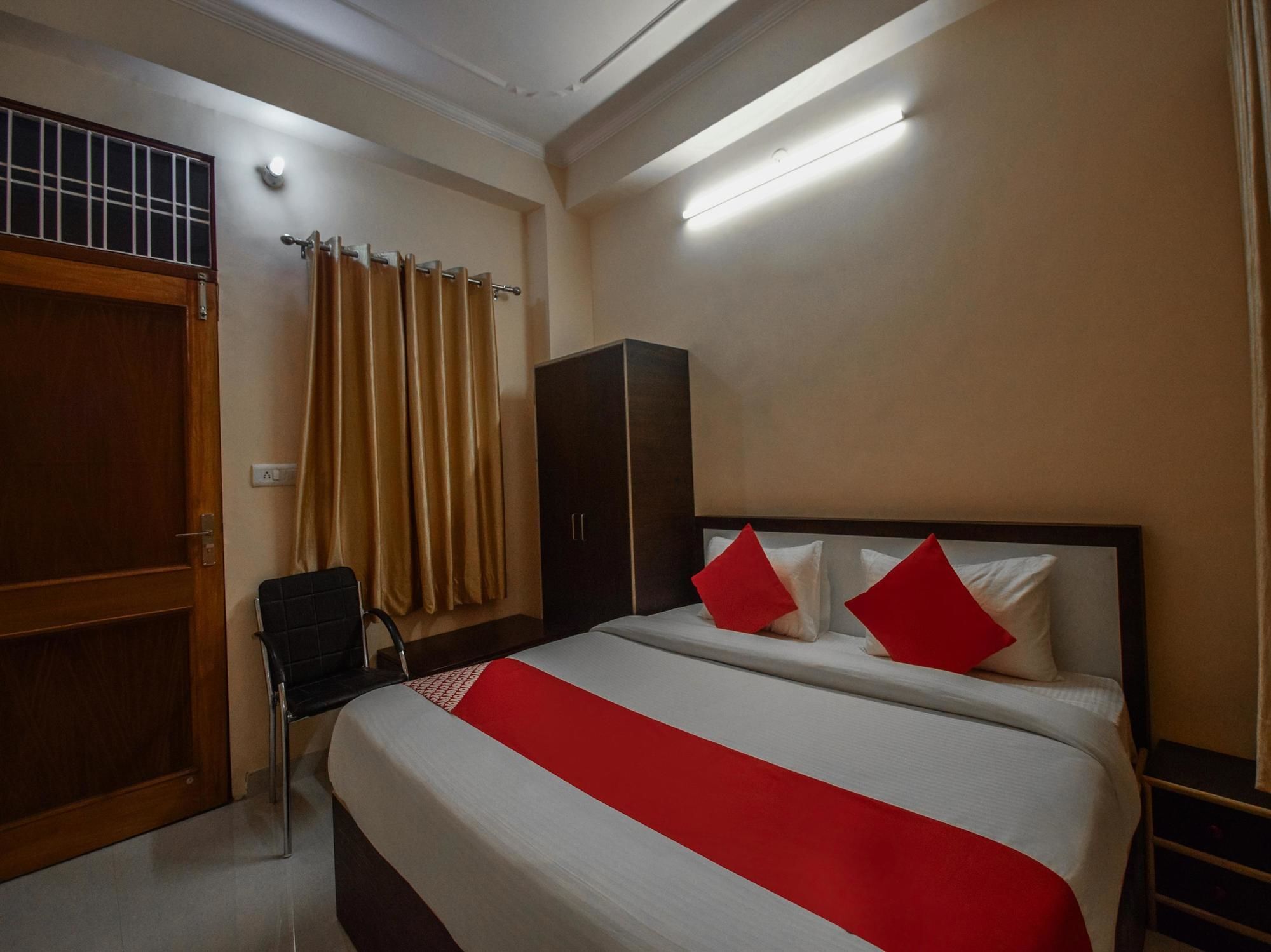 Hotel Oyo 15555 Ganesham Jaipur