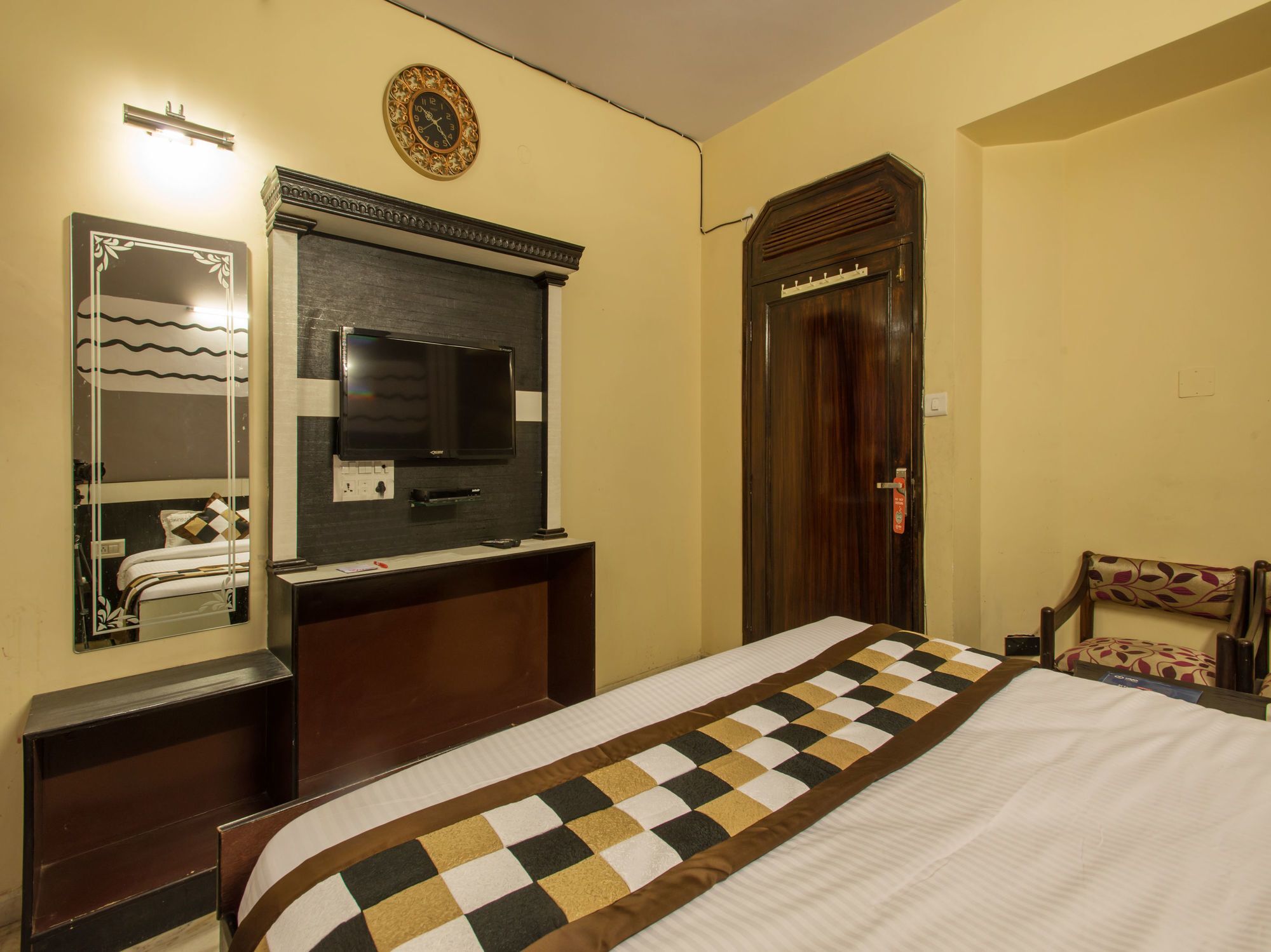 Hotel Oyo 652 Anokhi Palace Jaipur