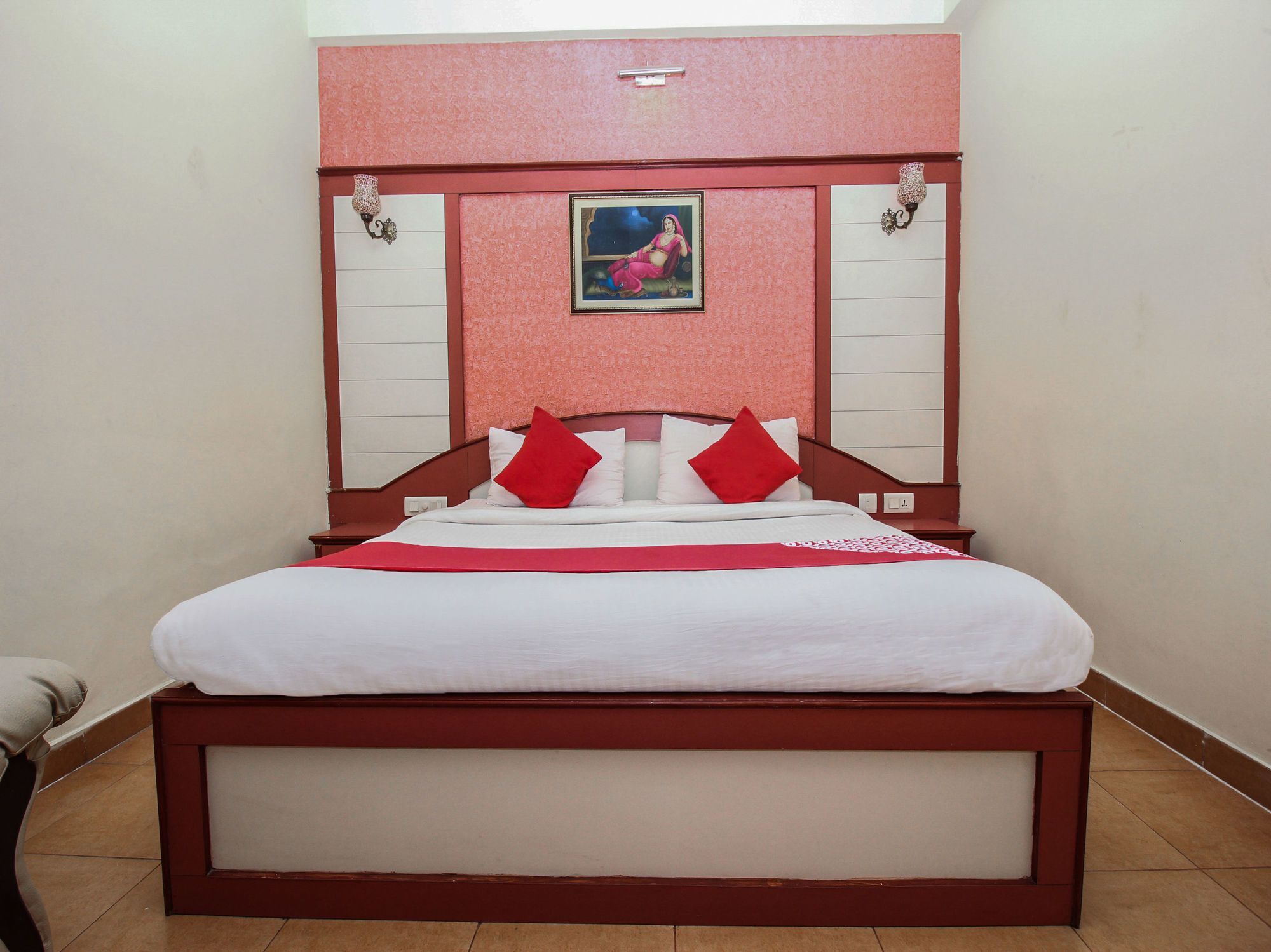 Oyo 15425 Royal Heritage Hotel Jaipur