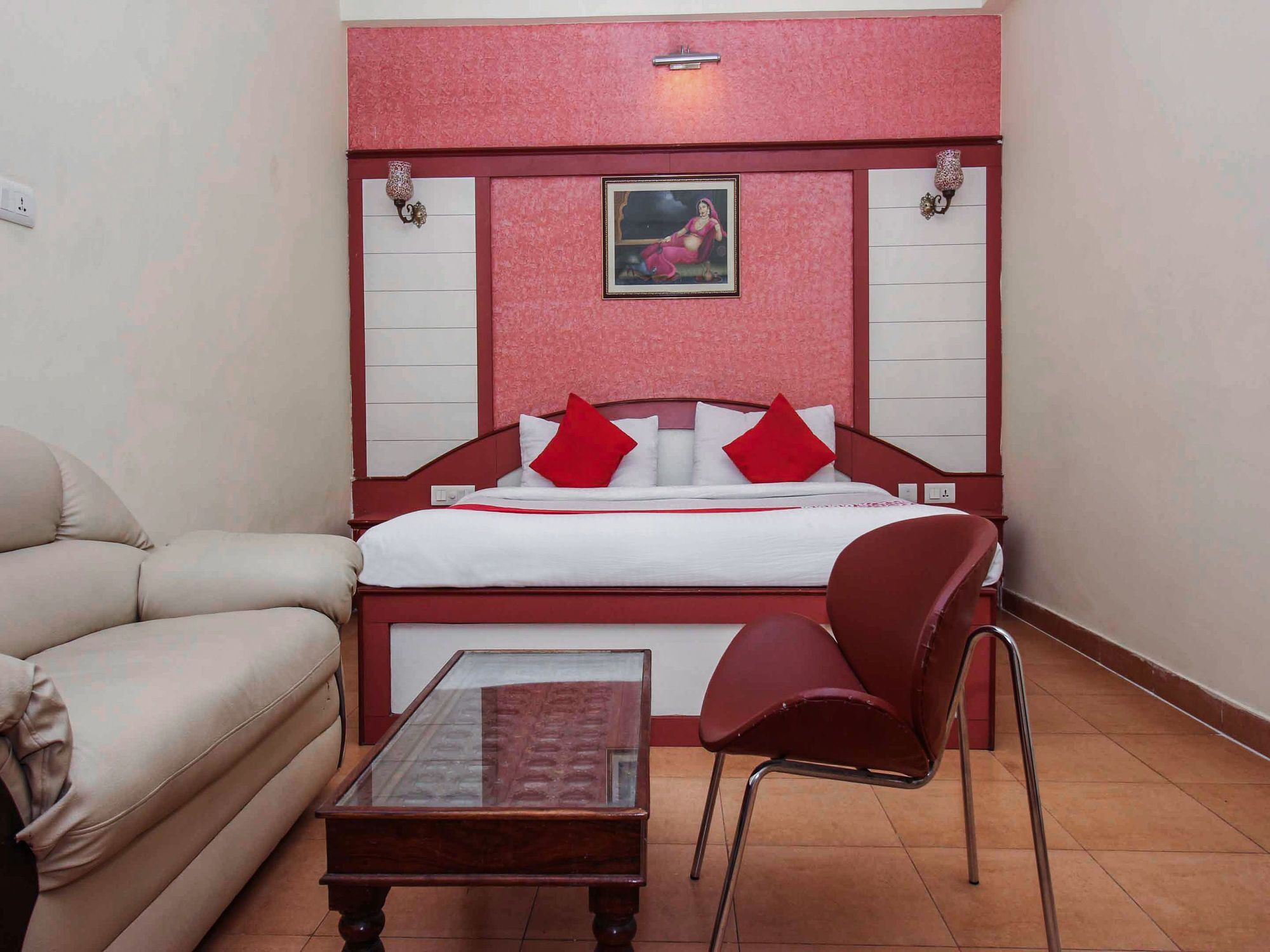 Hotel Oyo 15425 Royal Heritage