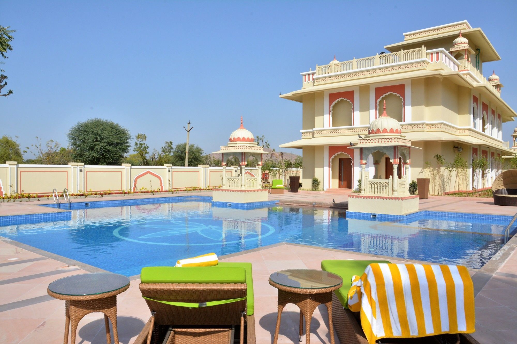 Indana 4*