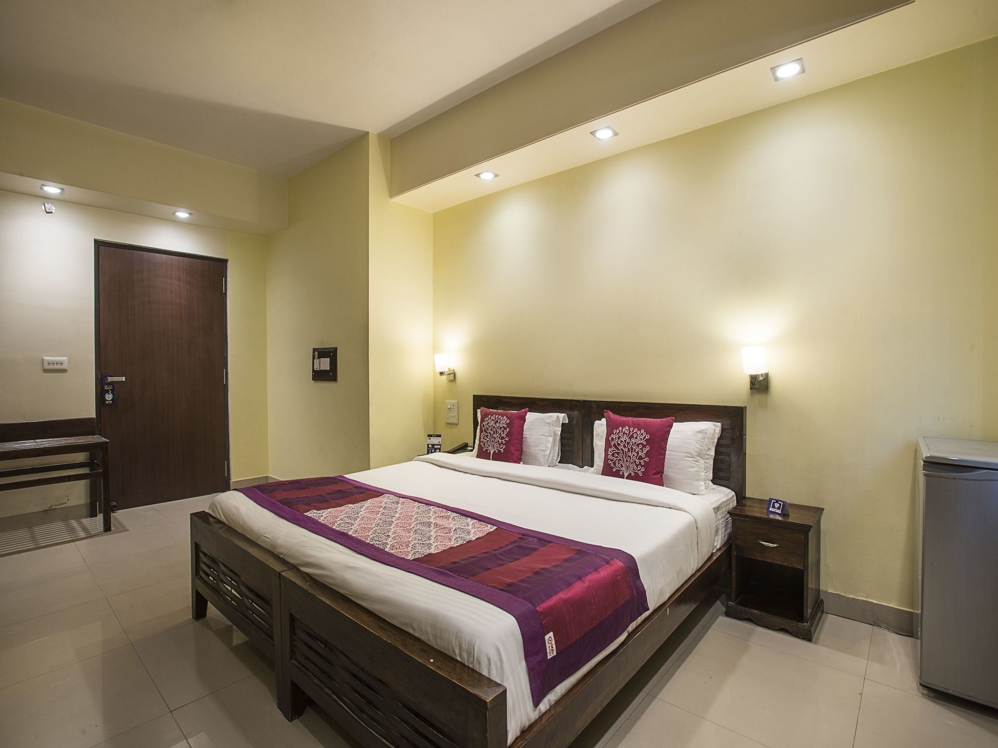 Hotel Oyo Premium Ahinsa Circle C Scheme Jaipur
