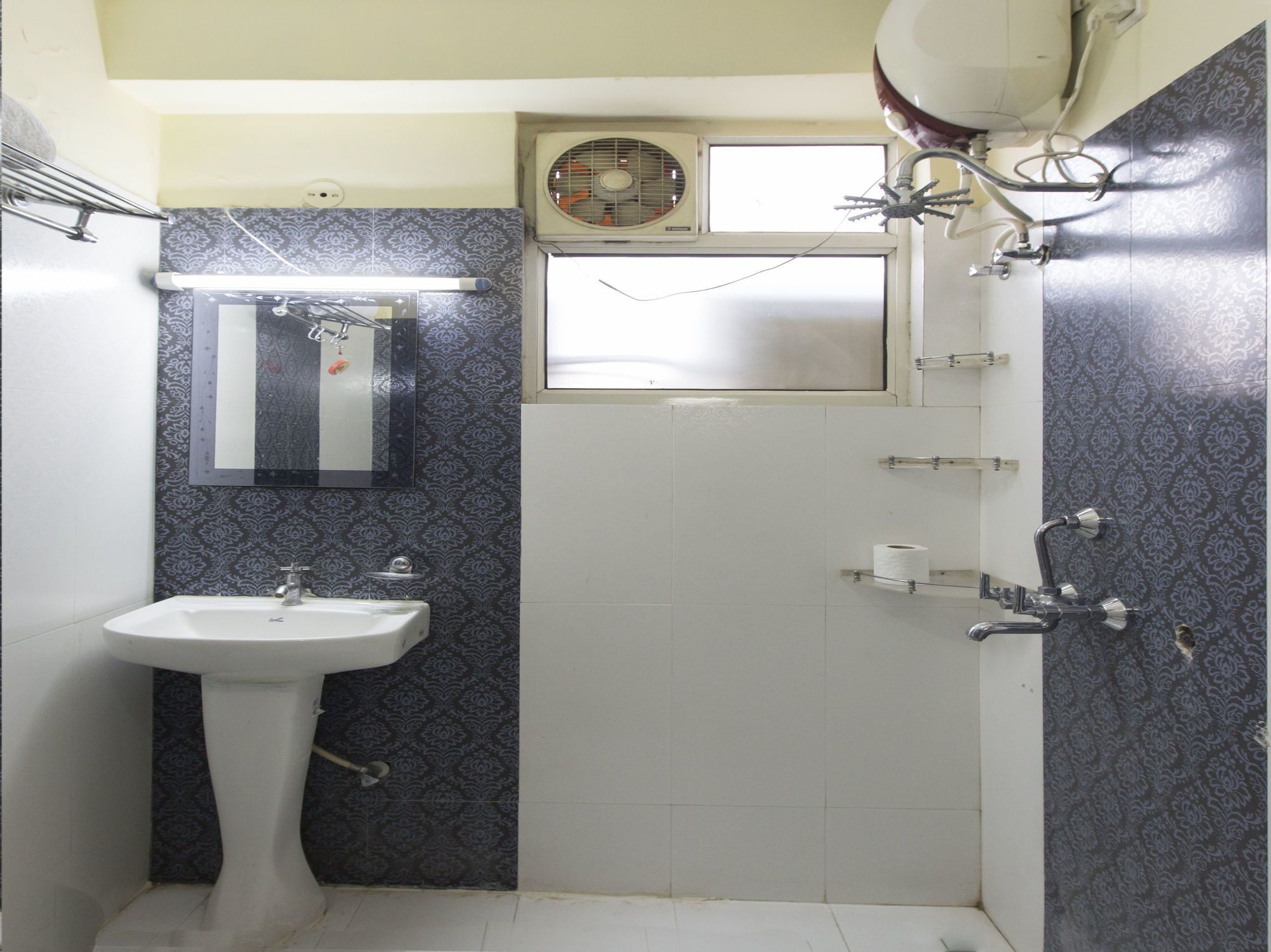 Oyo 8832 Classic Hotel 2*