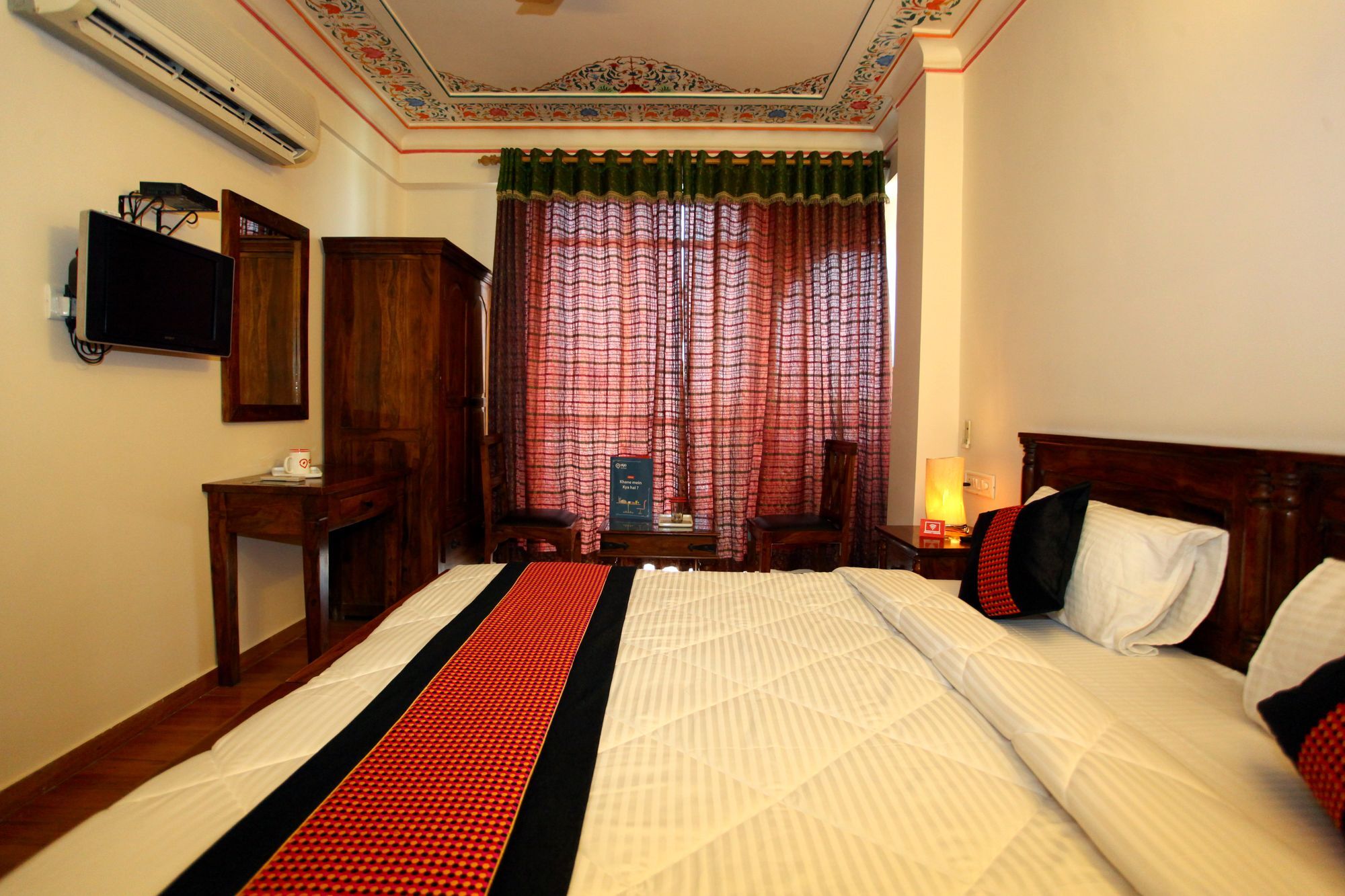 Hotel Oyo 2105 Royal Sheraton Jaipur