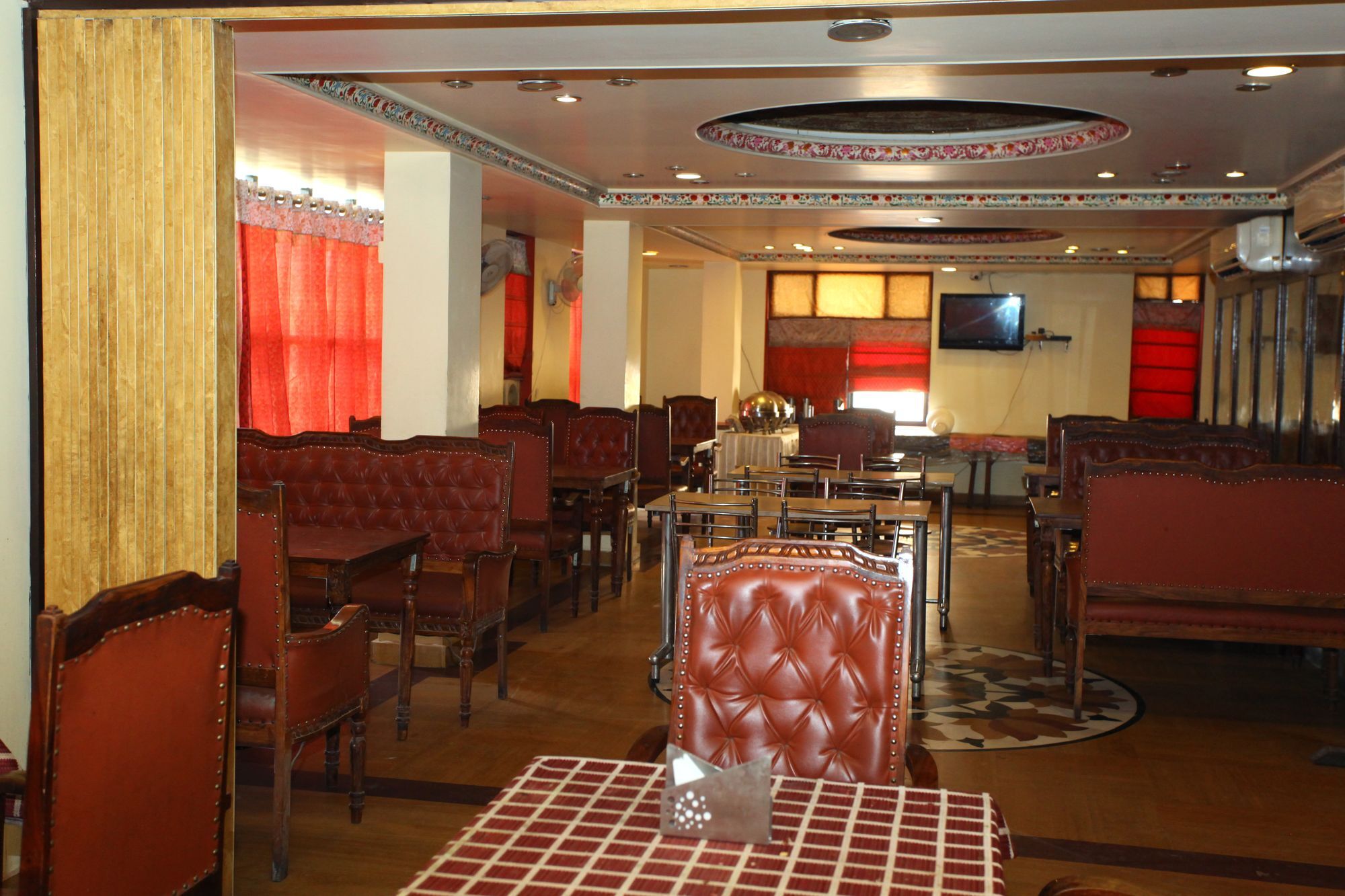 Hotel Oyo 2105 Royal Sheraton Jaipur