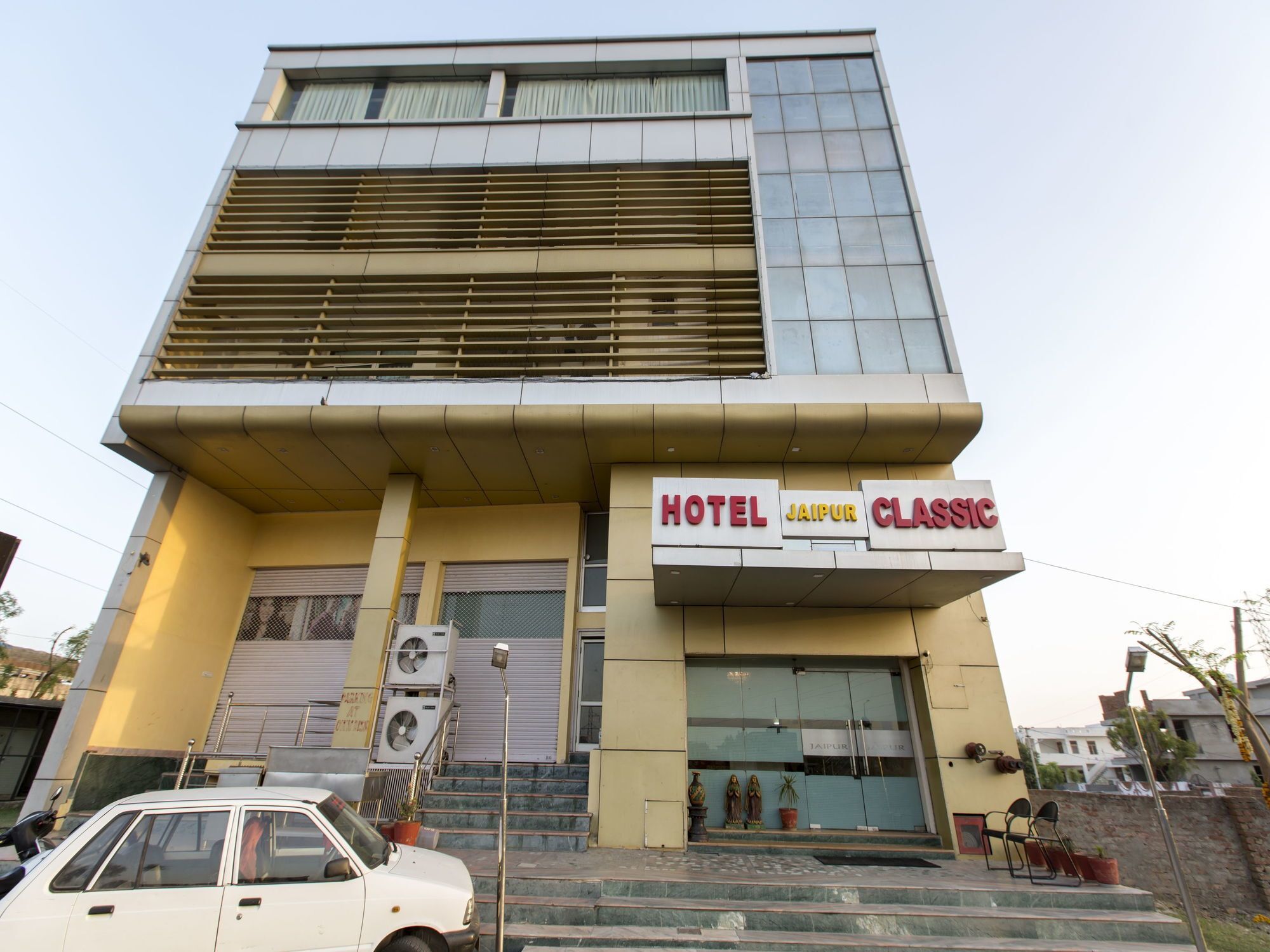 Oyo 8832 Classic Hotel
