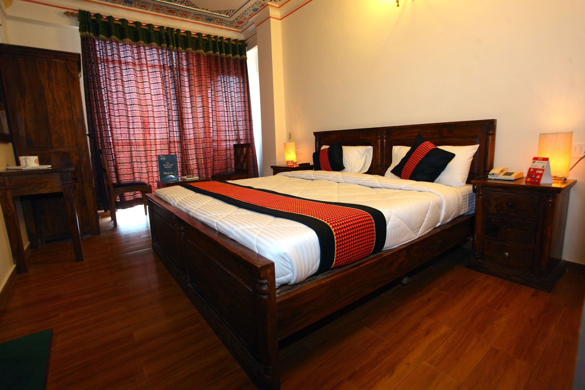 Hotel Oyo 2105 Royal Sheraton Jaipur