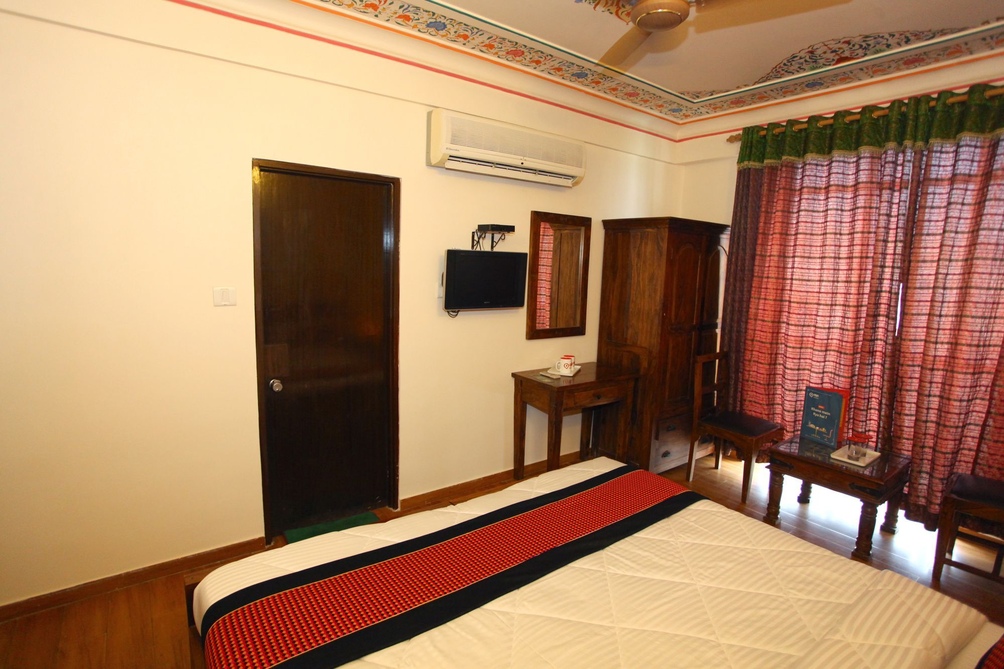 Hotel Oyo 2105 Royal Sheraton Jaipur