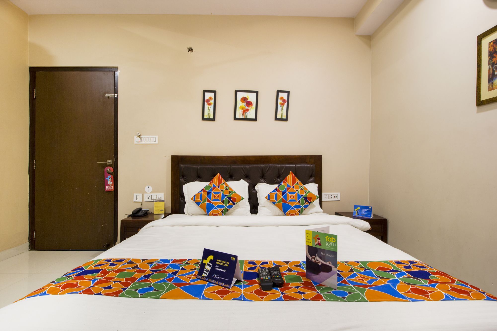 Hotel Fabexpress Travelers Jaipur