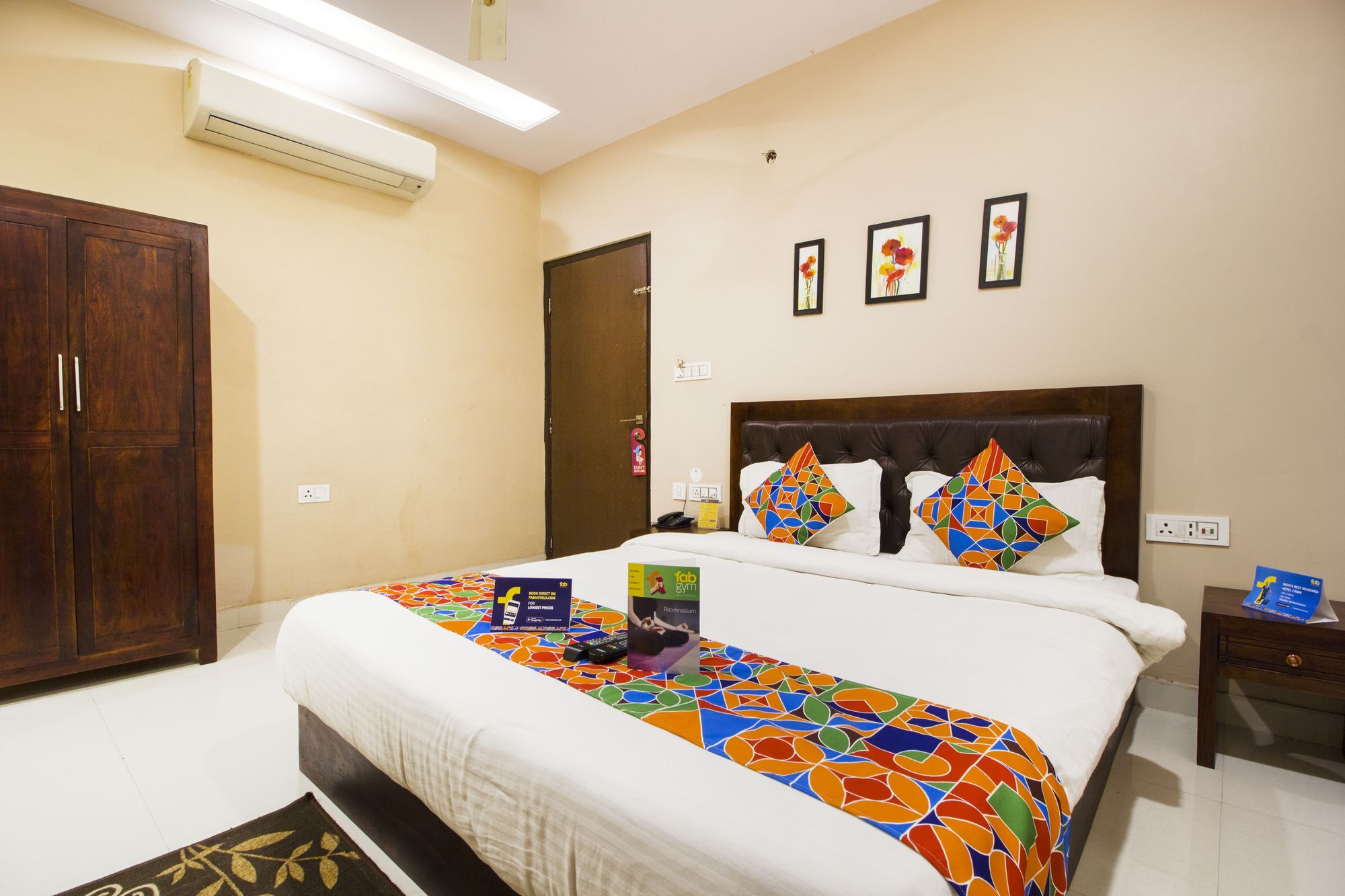 Hotel Fabexpress Travelers Jaipur