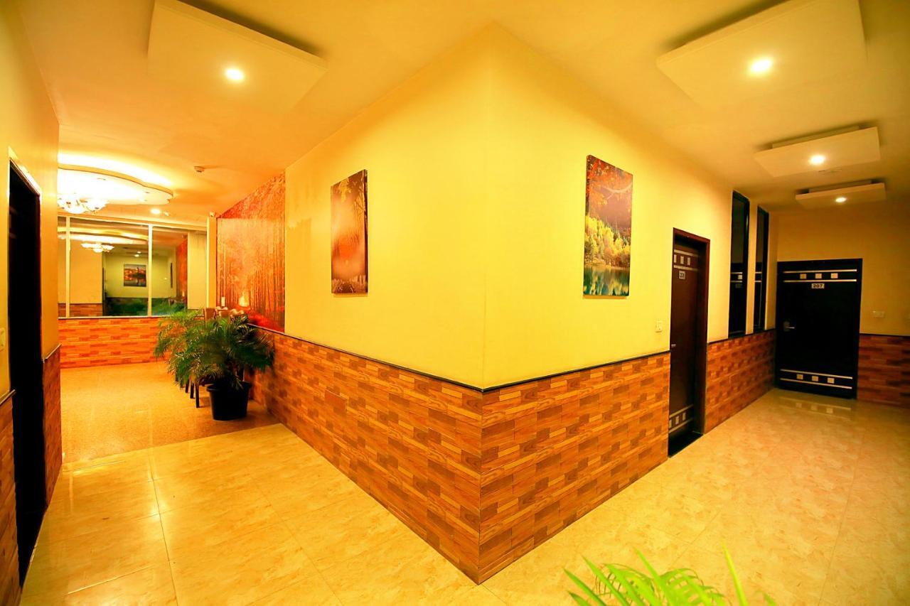 V One Pride Hotel 3*