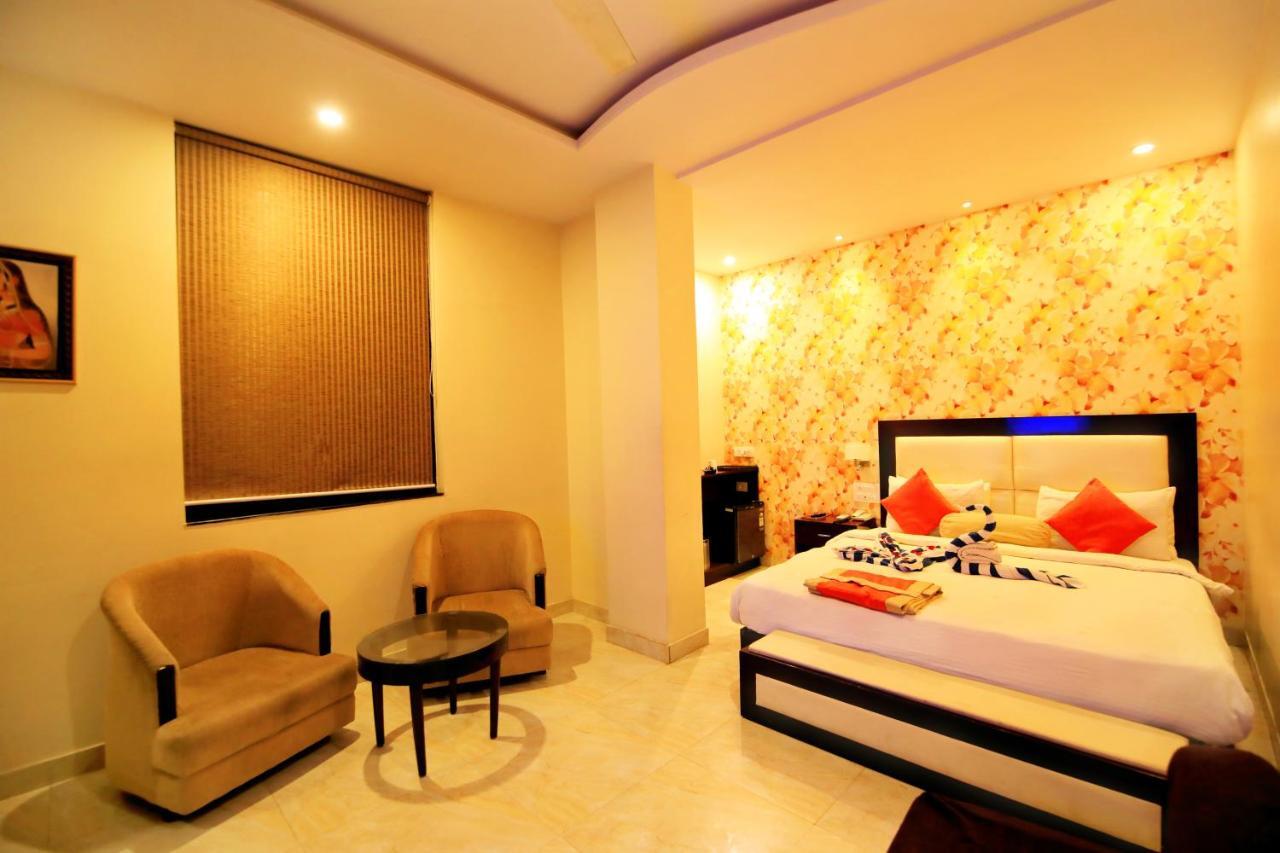 V One Pride Hotel 3*