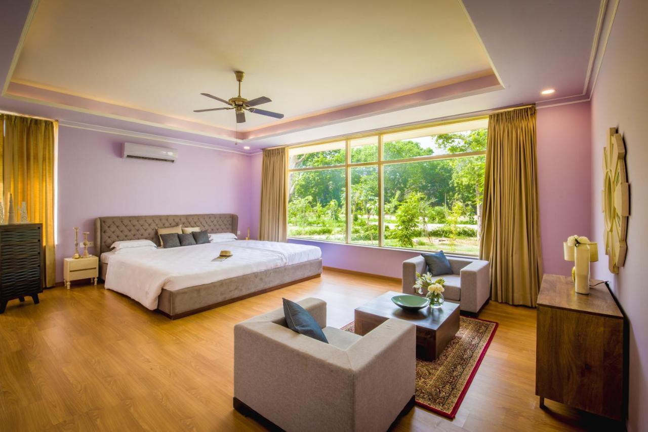 Rose Amer 5* Jaipur