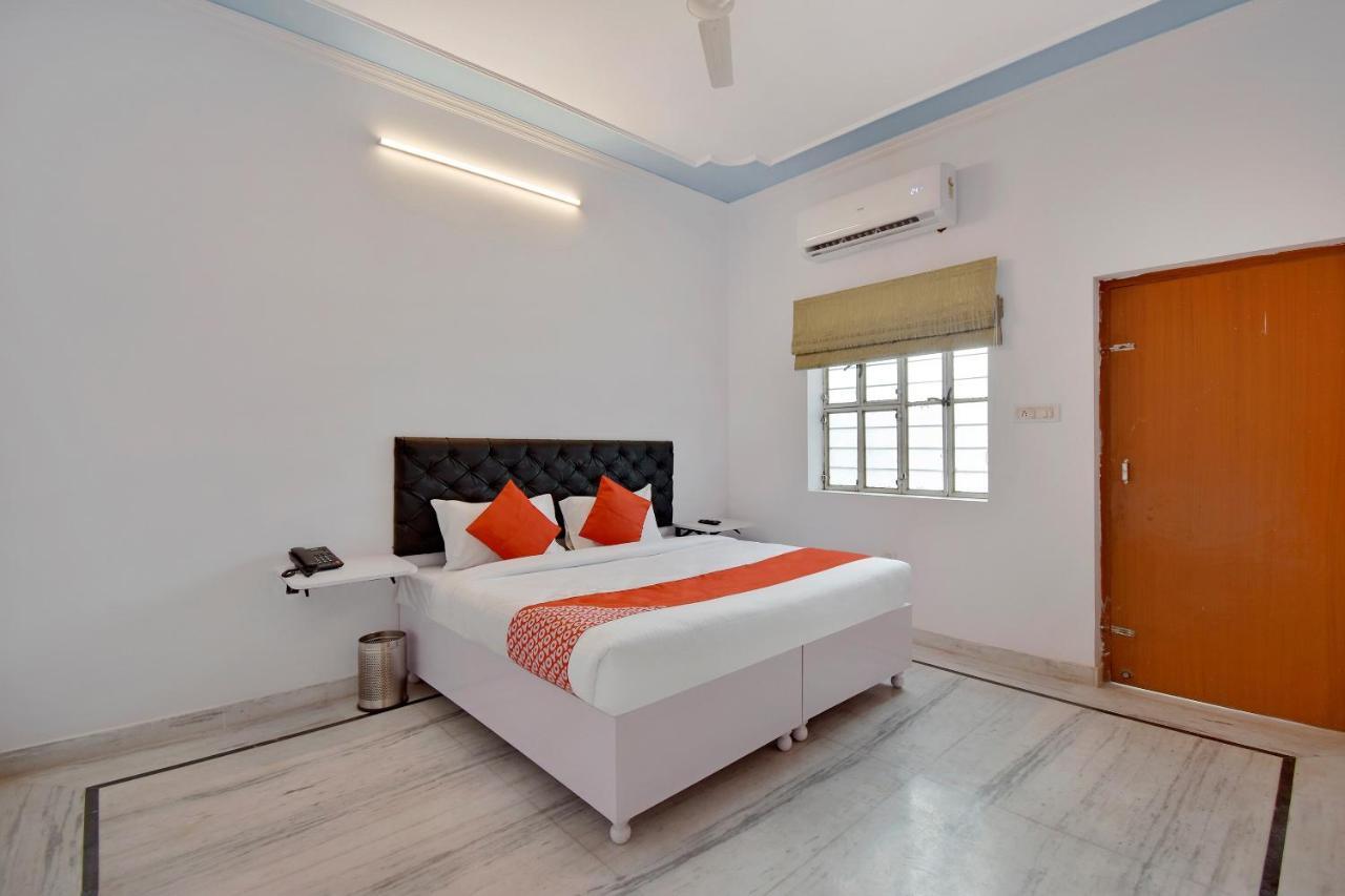 Oyo 60047 Tulipin 3* Jaipur