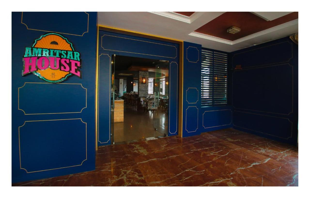 Hotel Capital O 18514 Royal Empire