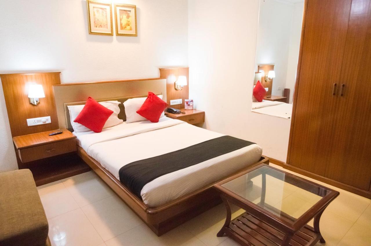 Capital O 18514 Royal Empire Hotel Jaipur