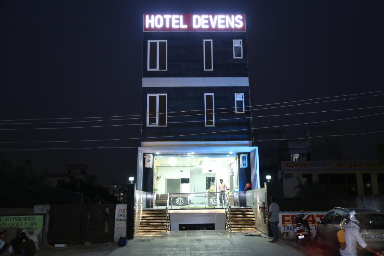 Devens 3*