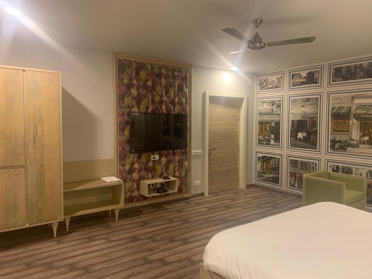 Hotel Shivad House