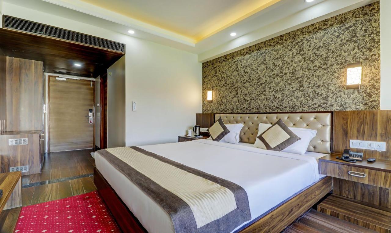 Sanskar Hotel 3*