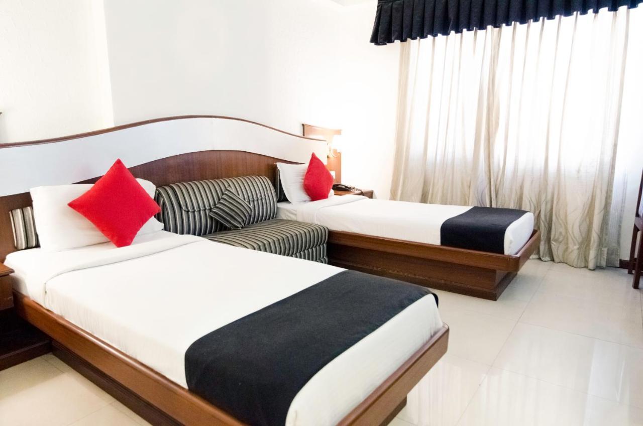 Capital O 18514 Royal Empire 4* Jaipur