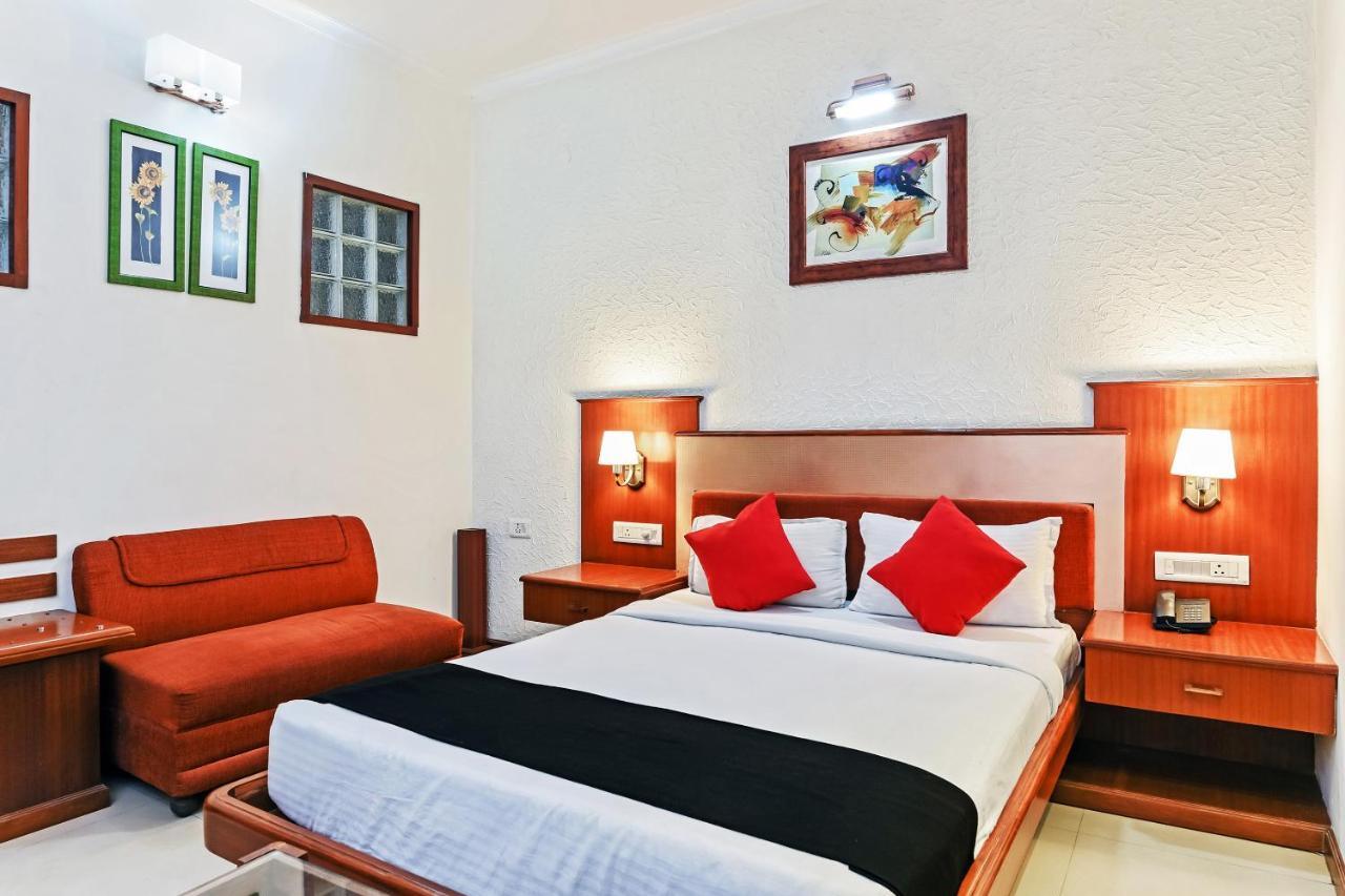 Capital O 18514 Royal Empire Hotel