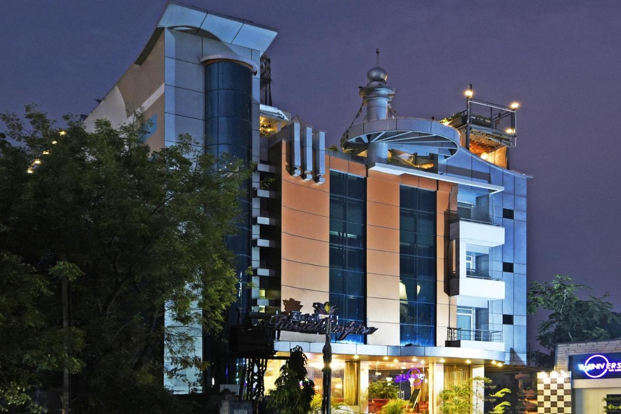 Hotel Capital O 18514 Royal Empire