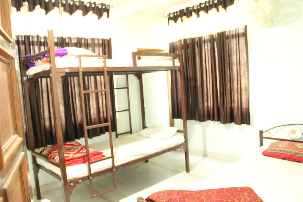 The Chit Chat Palace