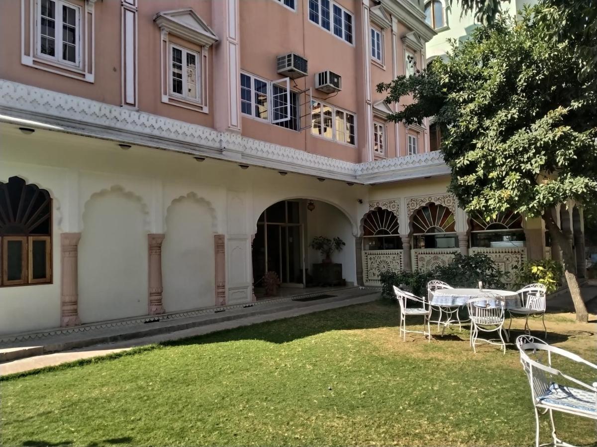 Hotel Anuraag