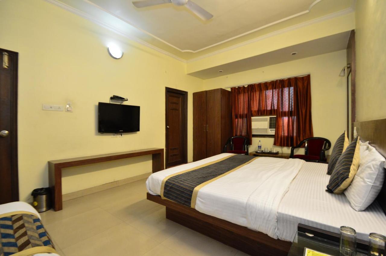 Hotel Radha Palace 3*