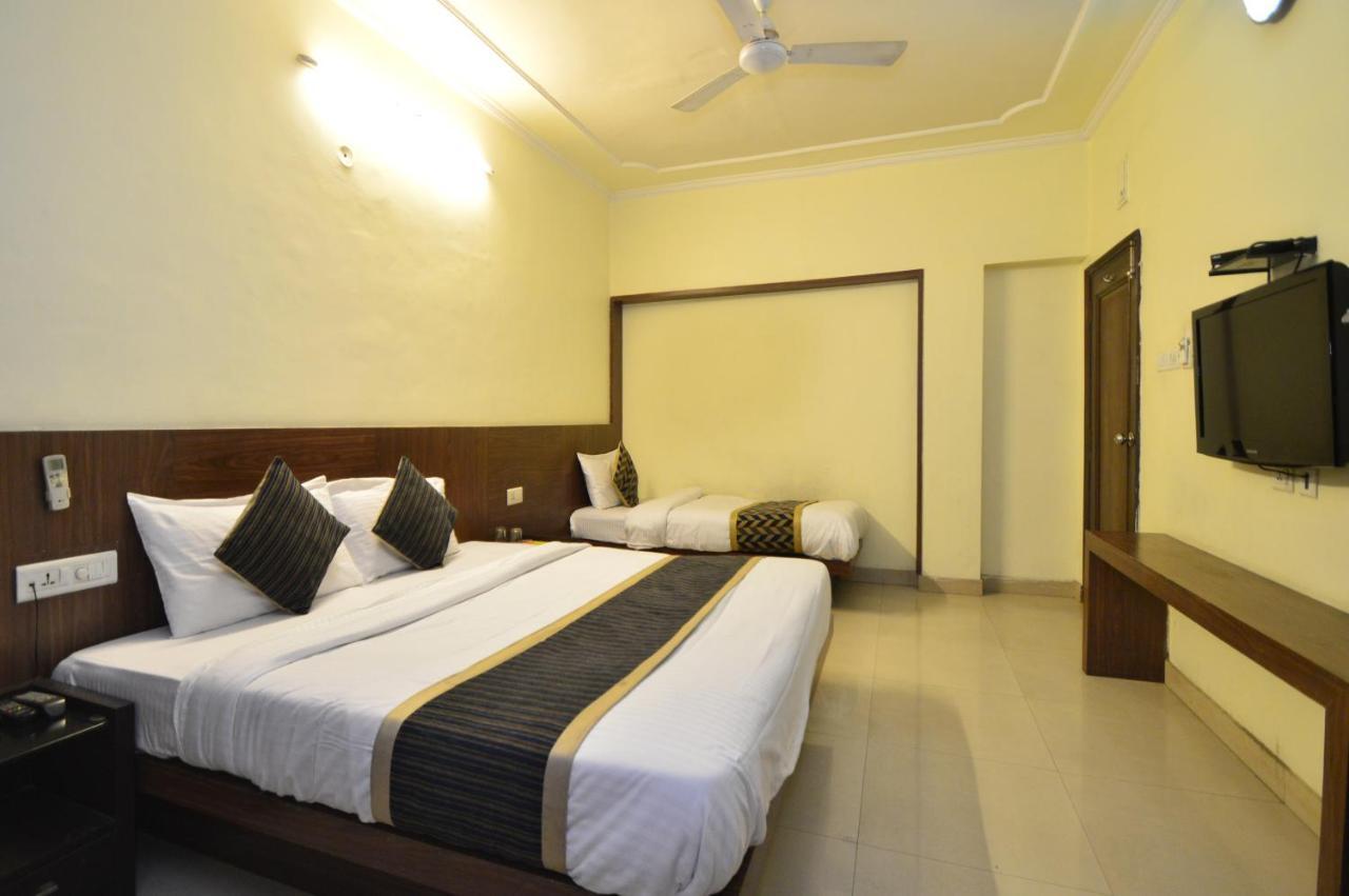 Hotel Radha Palace 3*