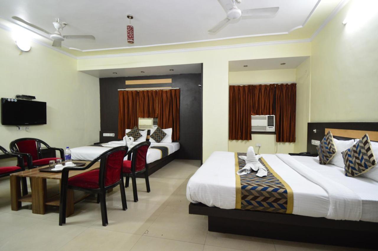 Radha Palace 3*