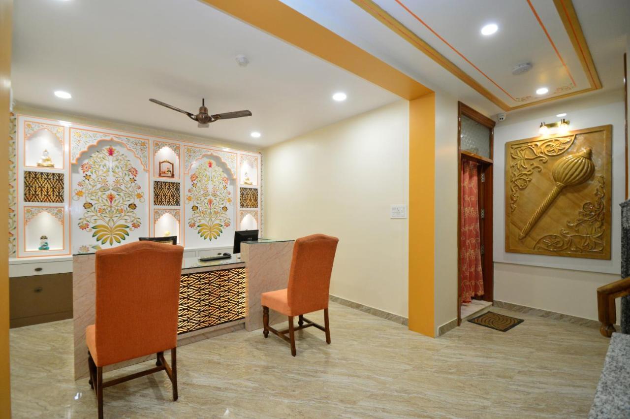 Kapish Home-all Pure Veg 3*