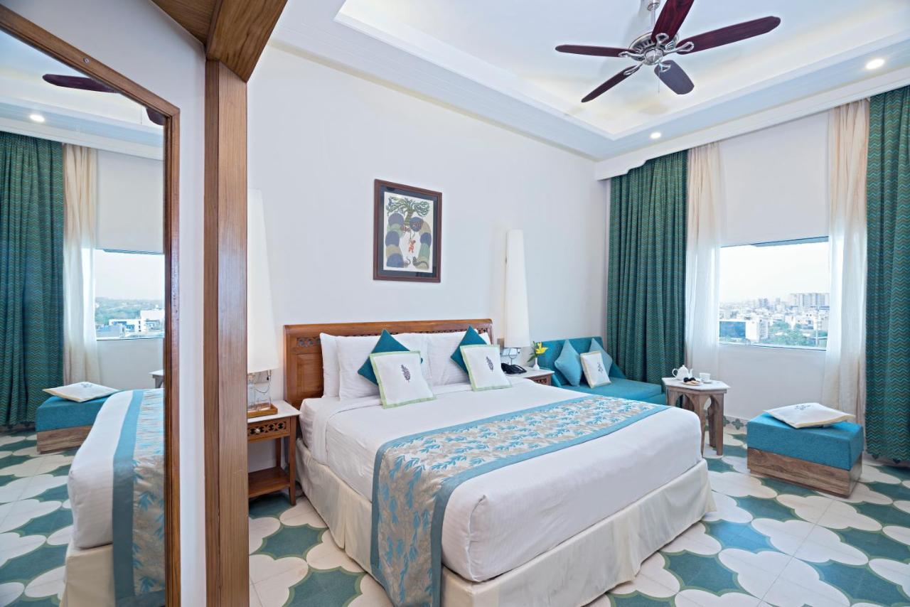 Clarks Amer Hotel 4*