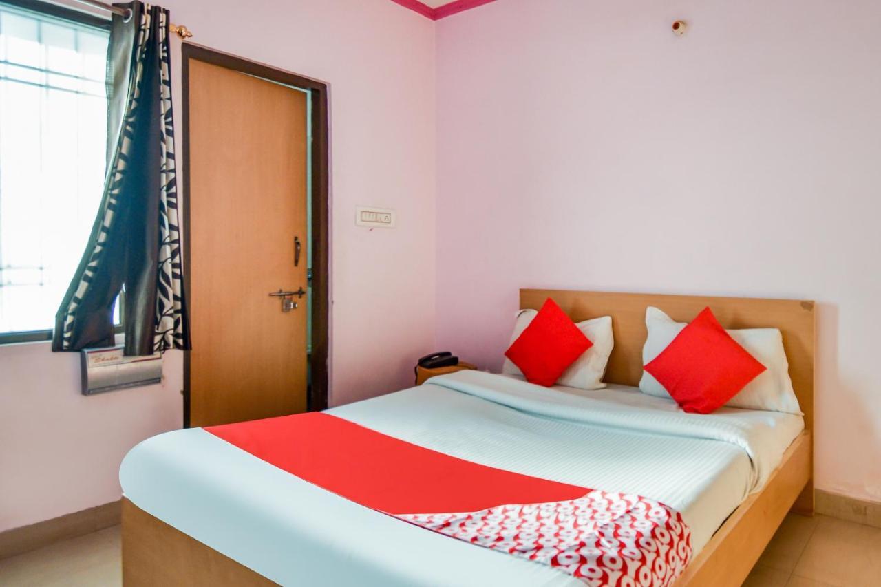 Oyo 67902 Shri Ram Janki Hotel 3*