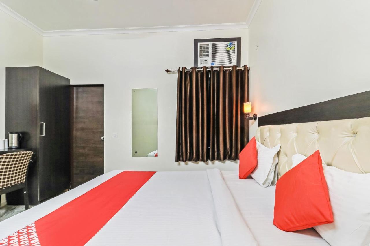 Collection O 35762 Season 4 Hotel