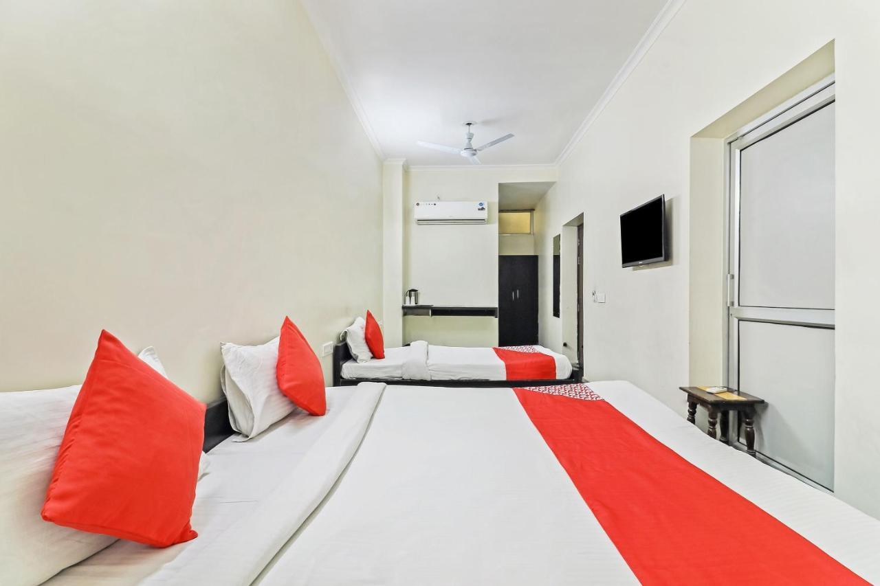 Collection O 35762 Season 4 Hotel 3*