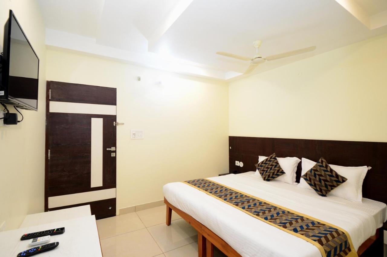 Rashika Palace Near Sindhi Camp Bus Stand, Jaipur