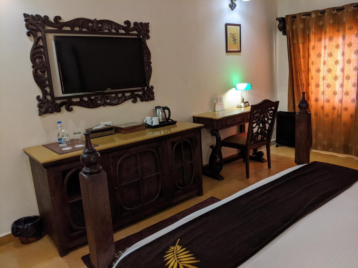 The Earth House Hotel