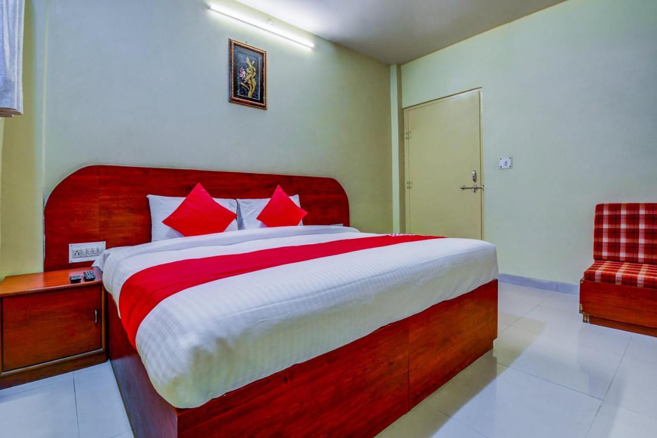 Oyo 18320 Utsav Hotel