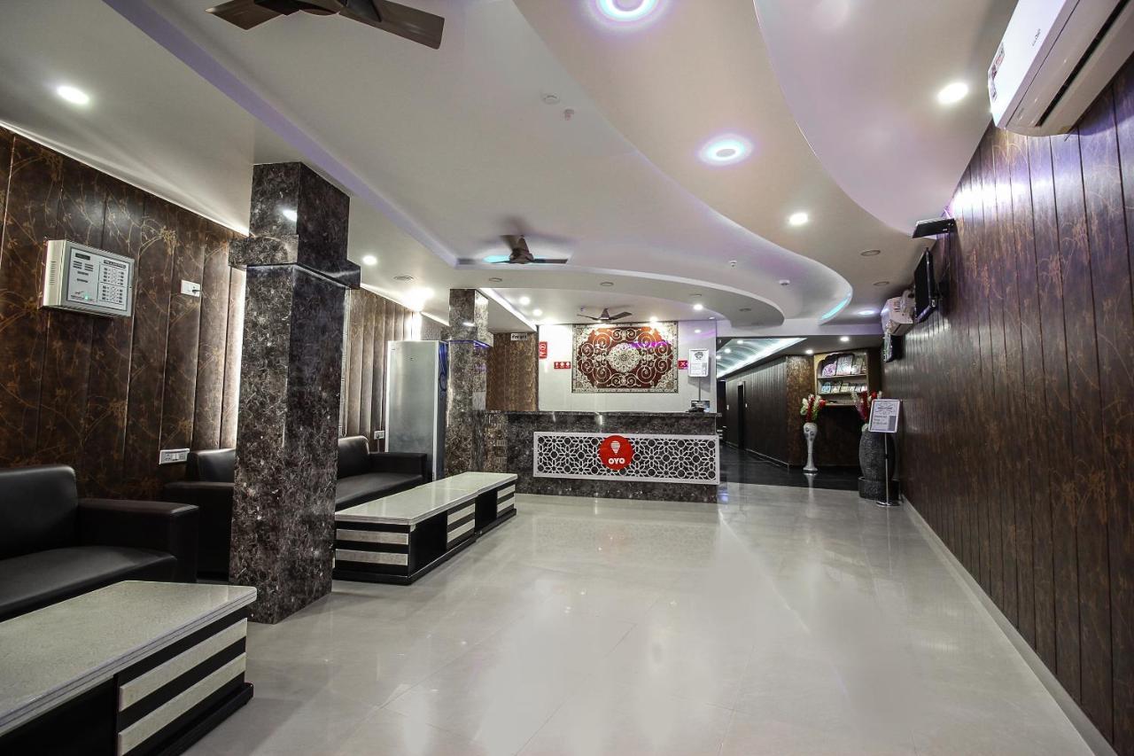 Oyo 15783 Shree Kanji Palace Hotel